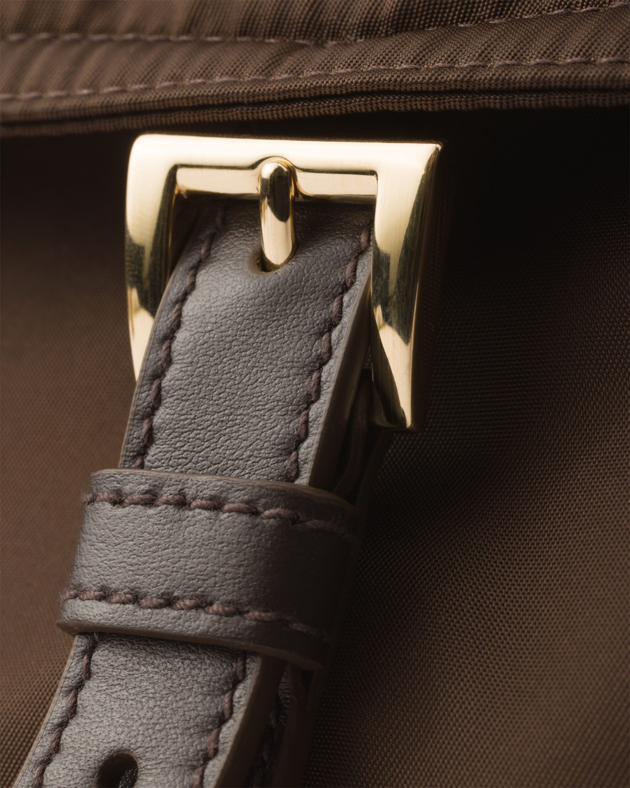 Prada Explore medium Re-Nylon shoulder bag with flap - Image 4